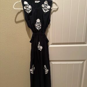 Chakeris Charleston: Elegant Navy and White Floral Dress with sides cut out